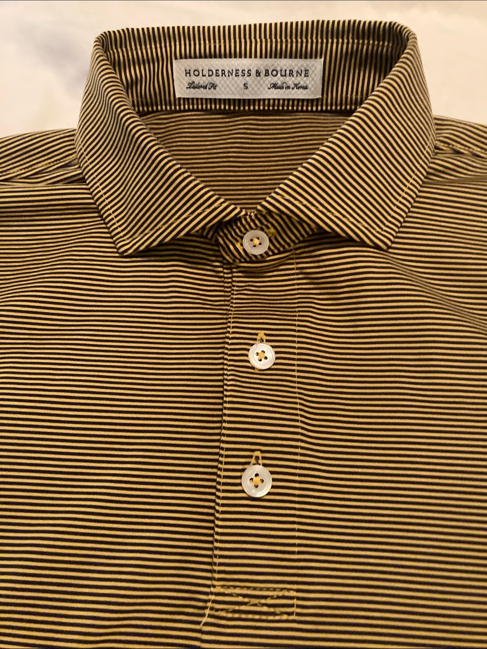 Holderness & Bourne tailored fit Men’s Striped golf Polo Shirt - gold/navy